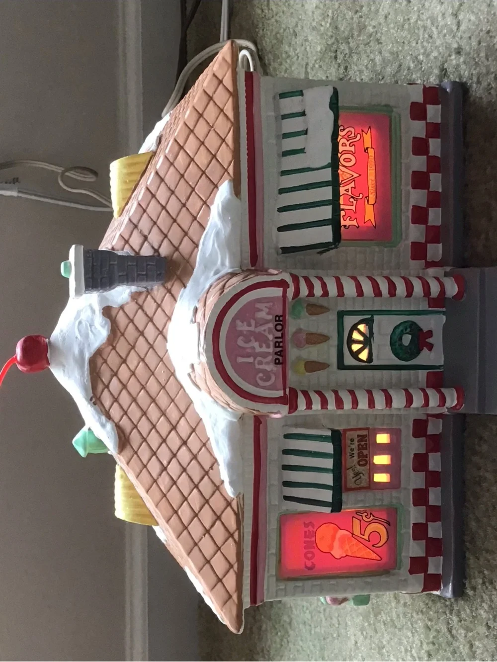 Department 56 Snow Village 56 Flavors Ice Cream Parlor Original Box w/ Light